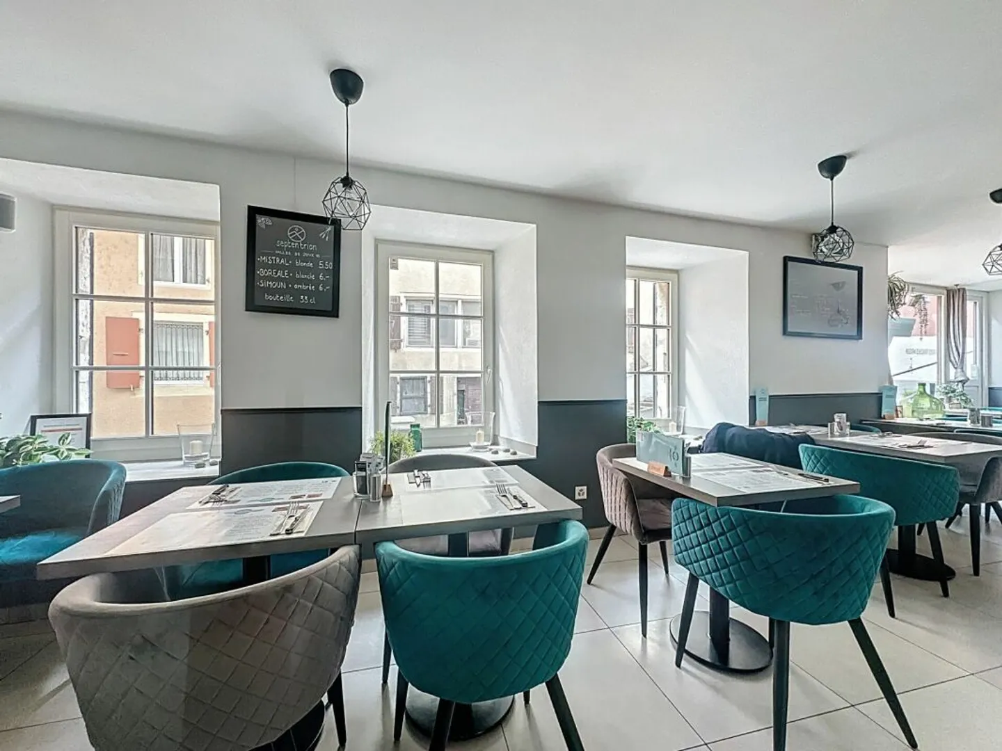 SPAZIO COMMERCIALE IN PPE CON UNA POSIZIONE IDEALE - Foto 5 di 13