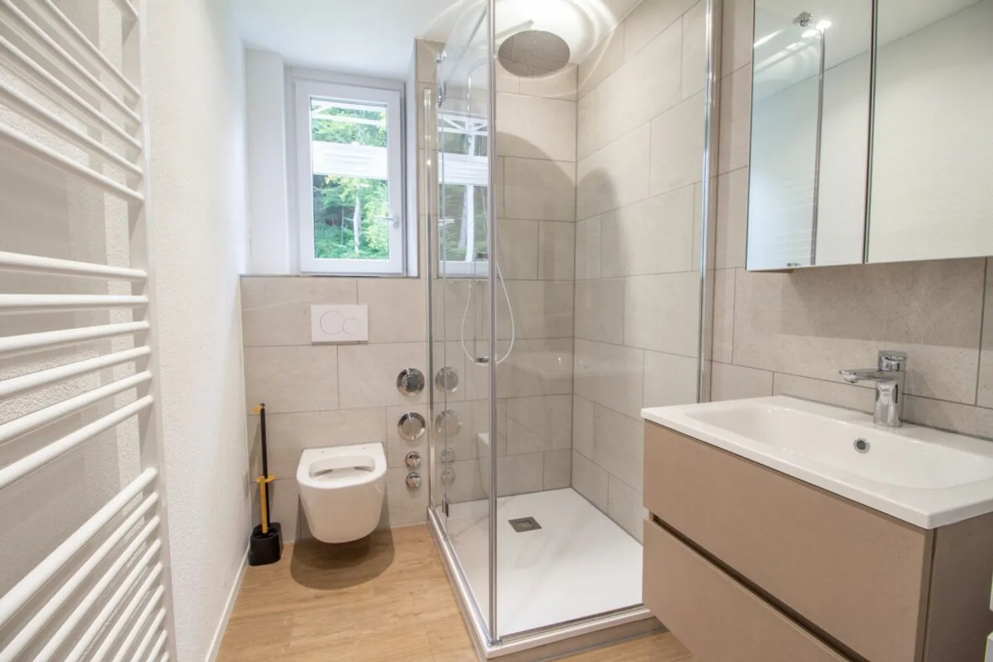 Möblierte und frisch sanierte Zimmer in WG-Wohnungen - ideal für Studierende oder Alleinstehende Kopie - Foto 4 von 13