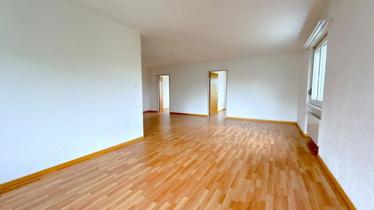 Large modern 3.5 room apartment - Photo 8 of 12