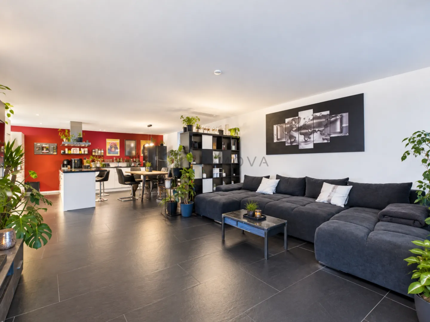Vie ensoleillée avec vue et terrasse privée de 50m² - Photo 3 sur 13