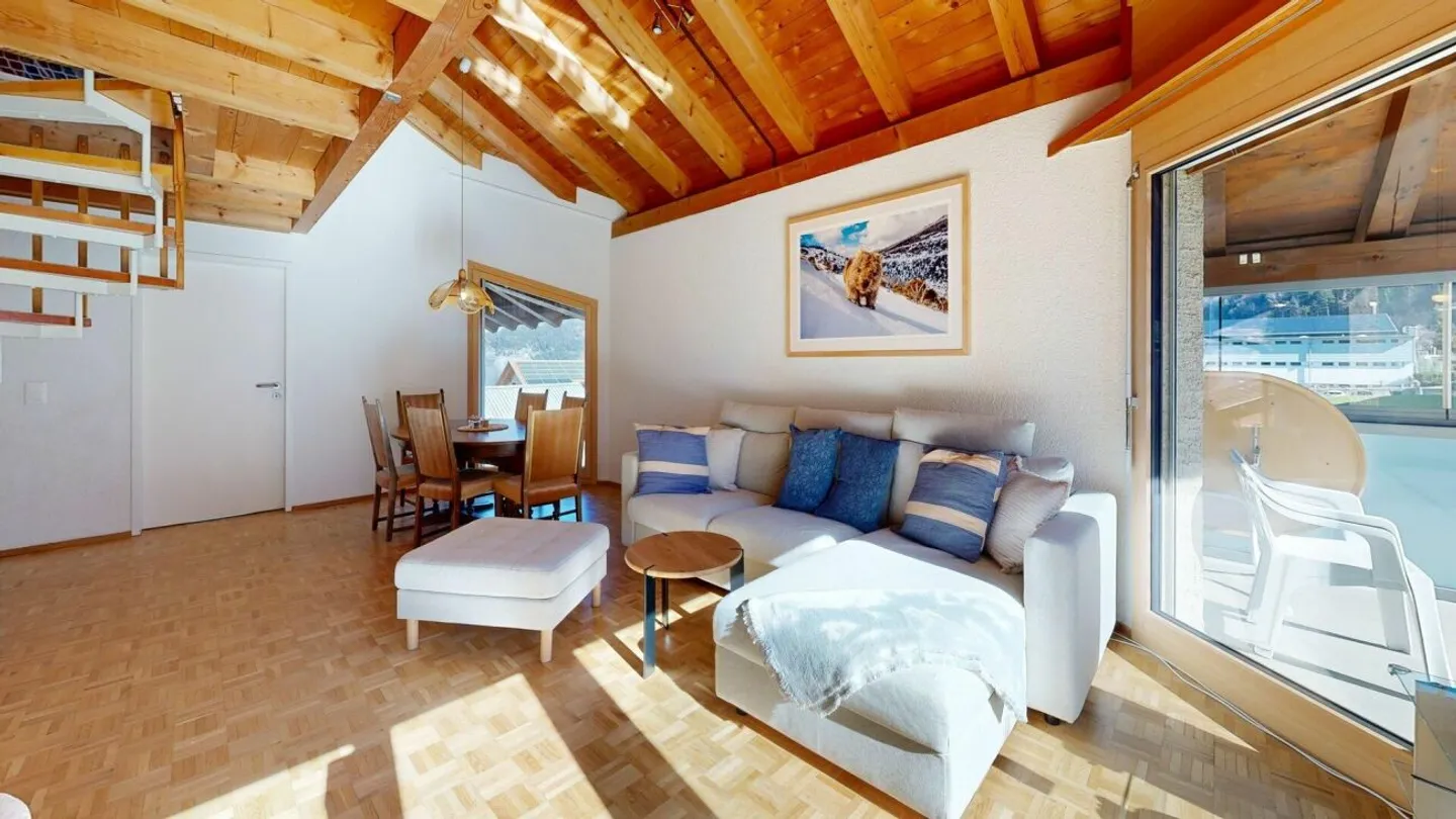 Cozy main or holiday residence with gallery and lake view - Photo 5 of 13