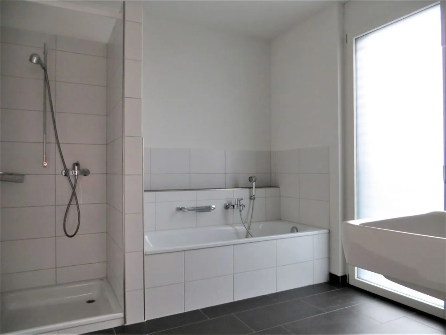 Large and modern 4 ½-room apartment in Sevelen - Photo 5 of 13