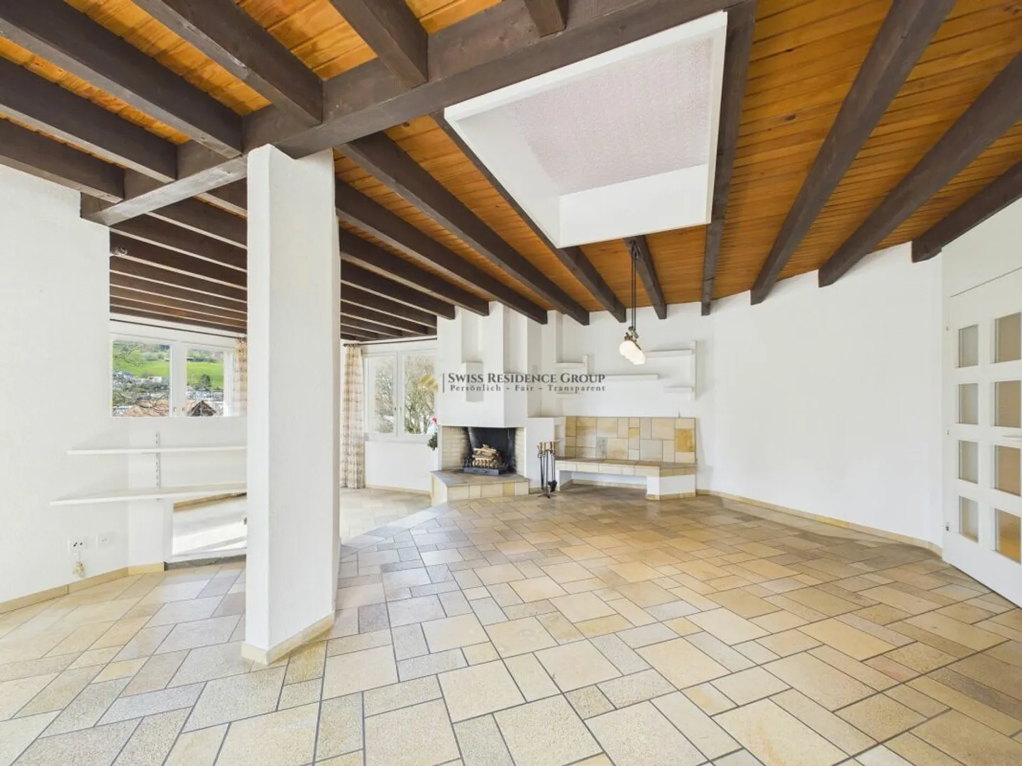 Maison individuelle avec grand terrain et parcelle agricole adjacente - Photo 5 sur 13