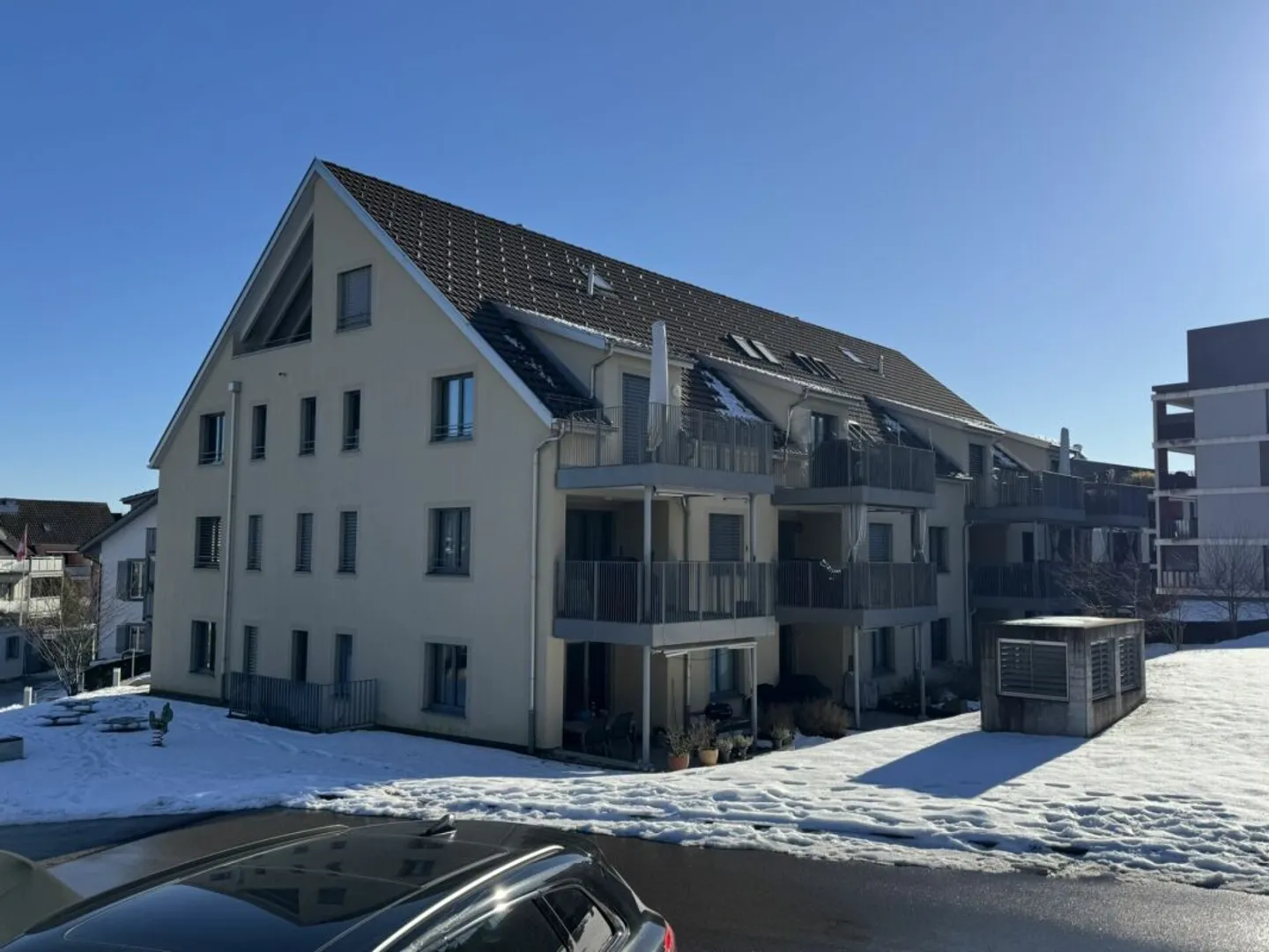 Stylish living above the rooftops of Esslingen - modern apartment near the train station - Photo 1 of 9