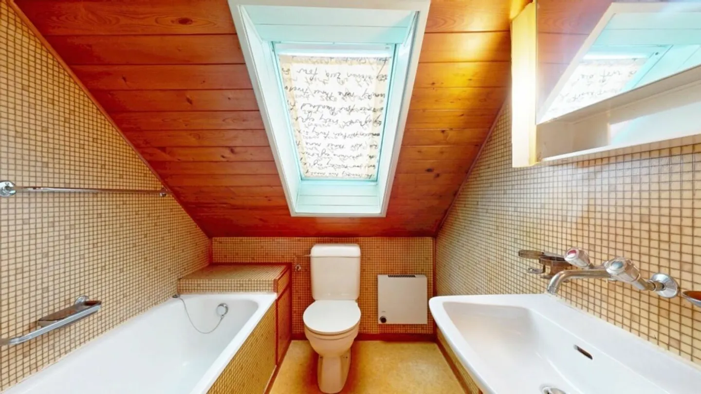 Maison individuelle avec beaucoup de potentiel - Photo 11 sur 12