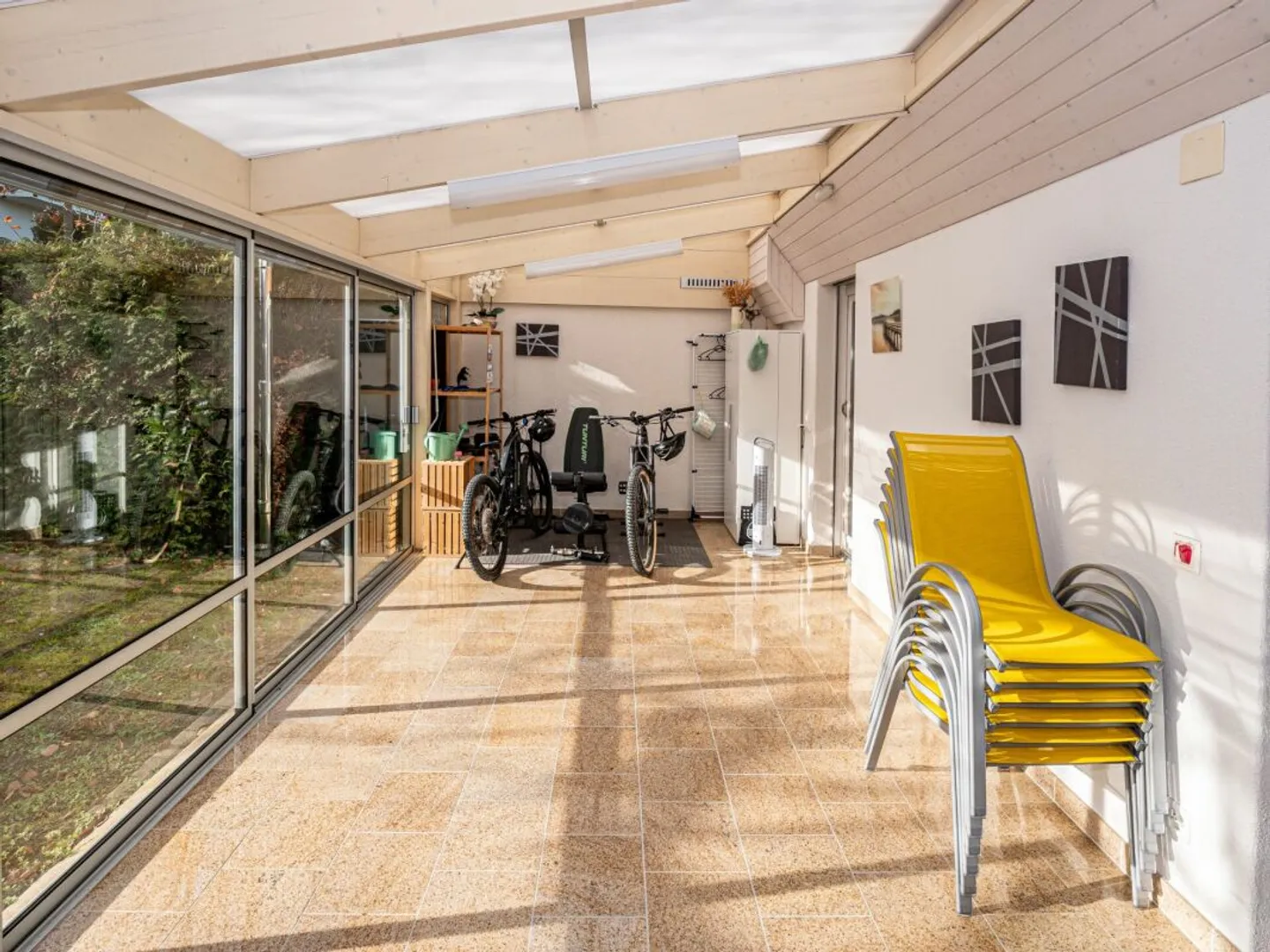 Maison jumelée charmante avec potentiel - Photo 3 sur 9