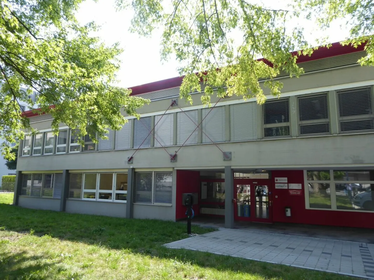 Uffici e spazi commerciali in una posizione ben collegata - Foto 11 di 13