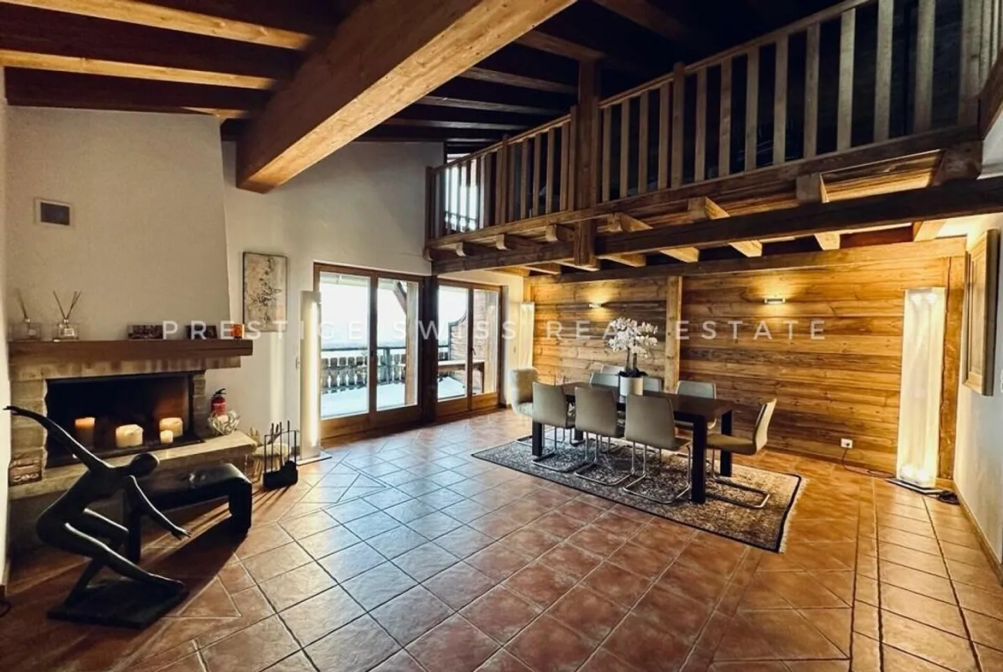 Elegante Triplex con Accesso Sci - Foto 2 di 12