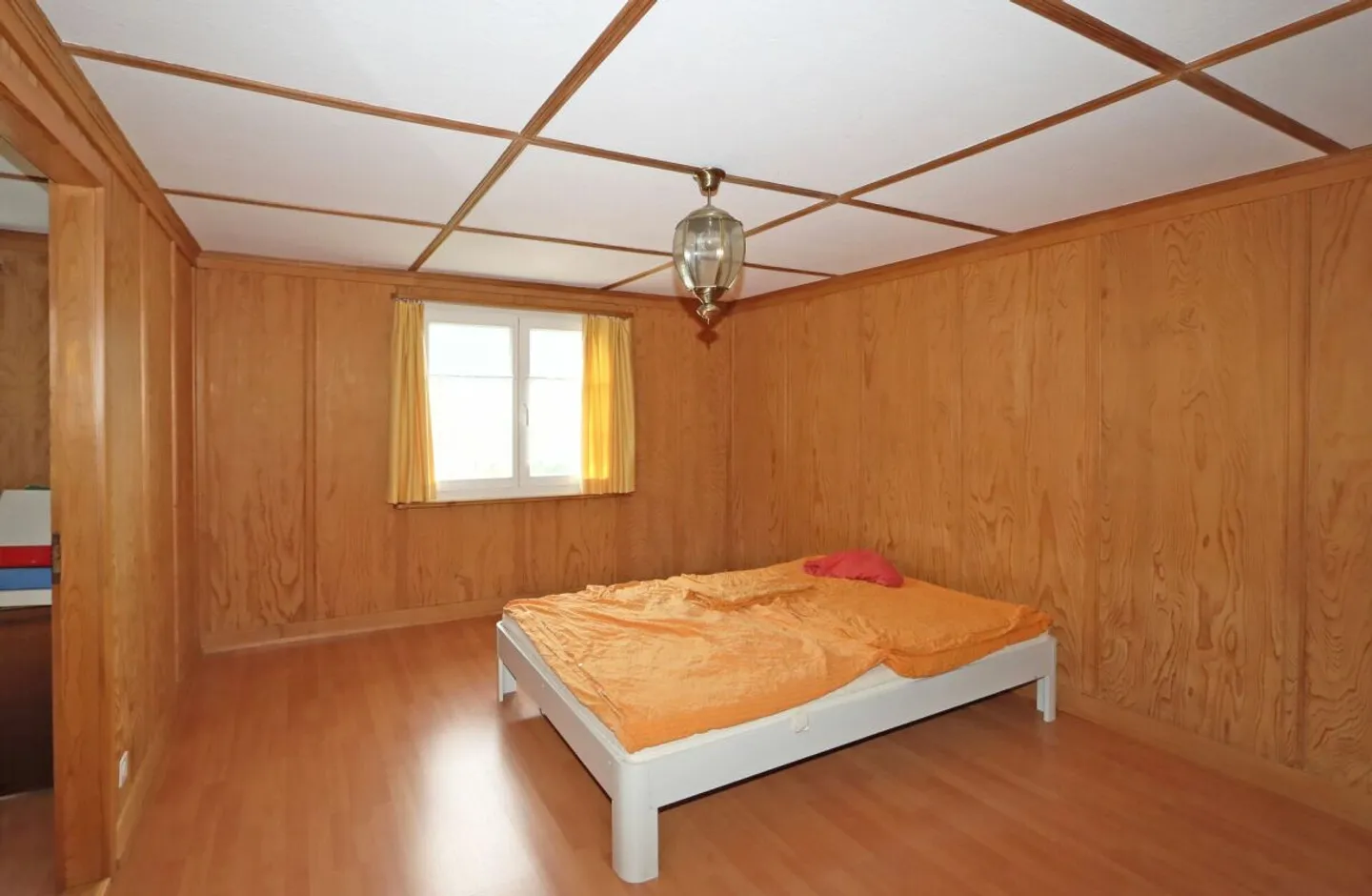 Freistehendes Einfamilienhaus an ruhiger und zentraler Lage in Näfels, Gemeinde Glarus Nord - Foto 11 di 12