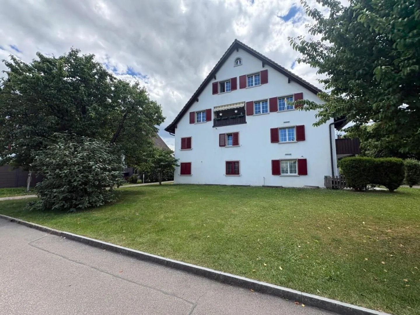 Appartement de luxe sur trois niveaux avec beaucoup de lumière - Photo 2 sur 13