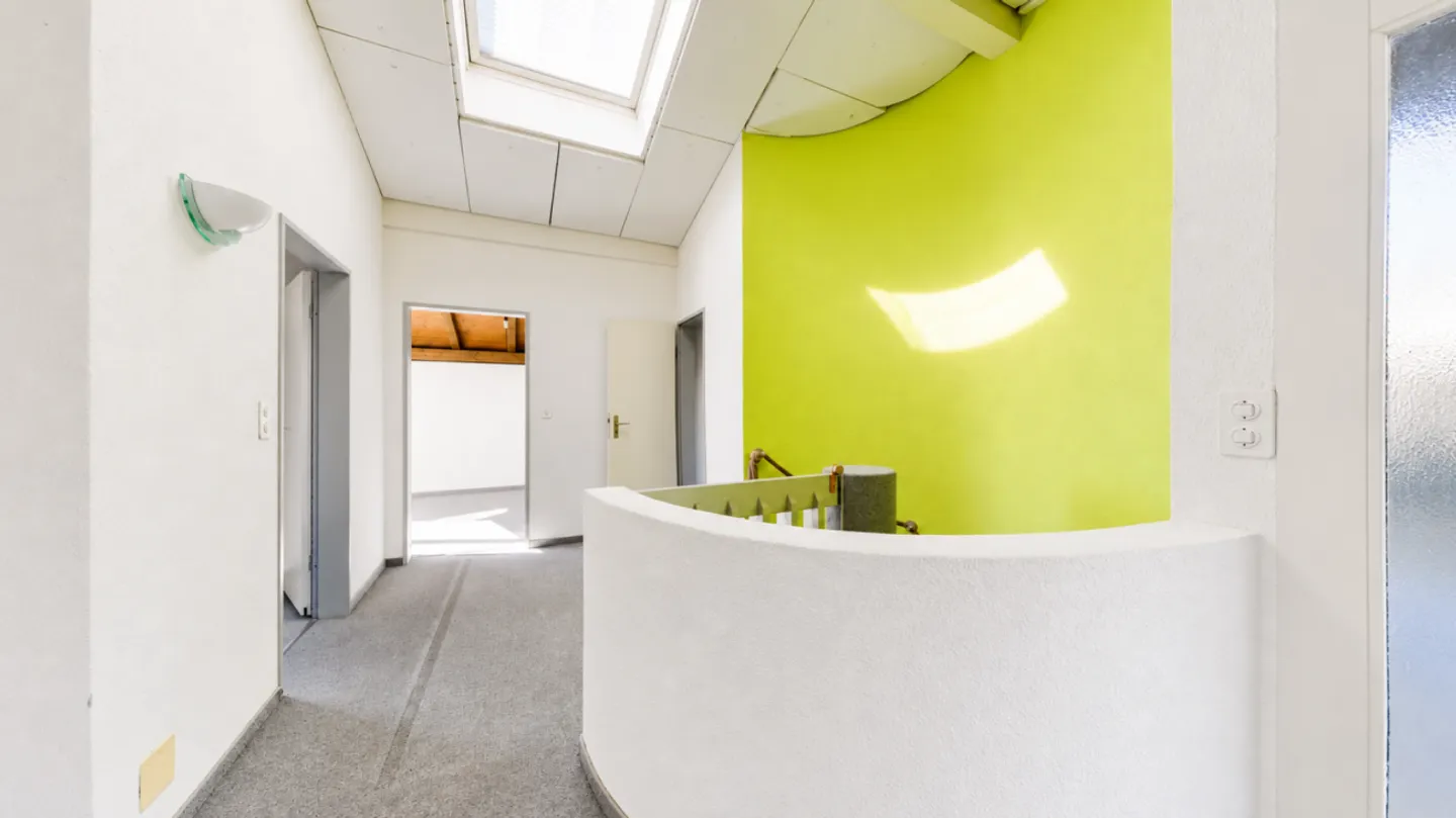 Aussicht zum Verlieben, Sanierung zum Anpacken - 5.5 Zimmer in Schenkon. - Foto 6 di 13