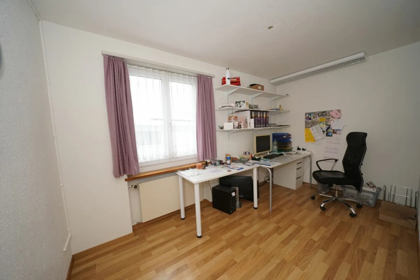 Charmantes 4.5 Zimmer Einfamilienhaus mit 500m2 Umschwung/Garten - Photo 11 sur 13