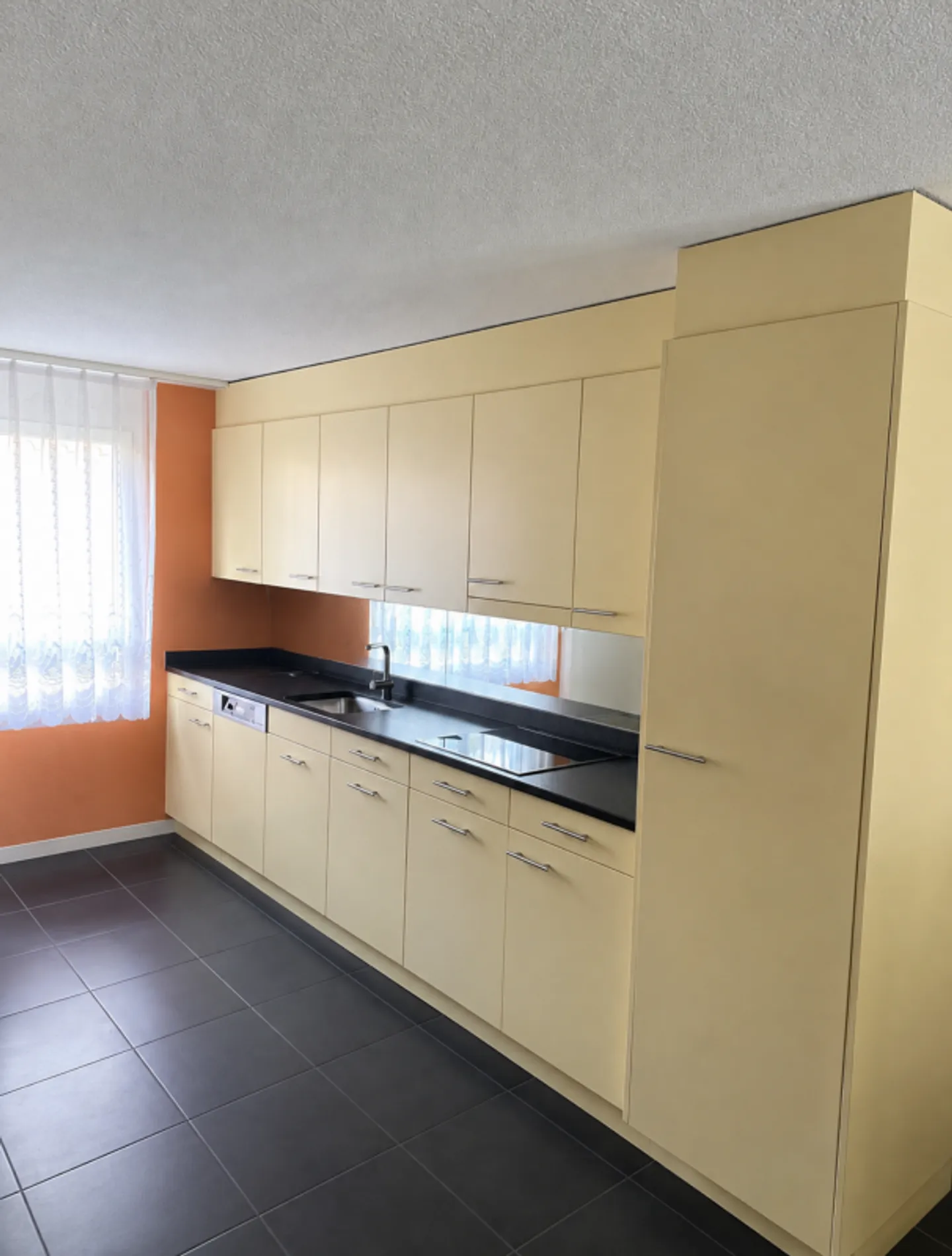 Geräumige Erdgeschosswohnung - Foto 2 von 13