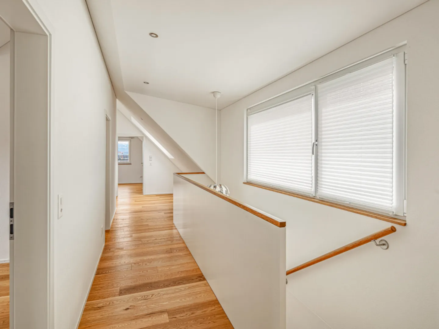 Moderno appartamento duplex 4.5 camere - Foto 11 di 13