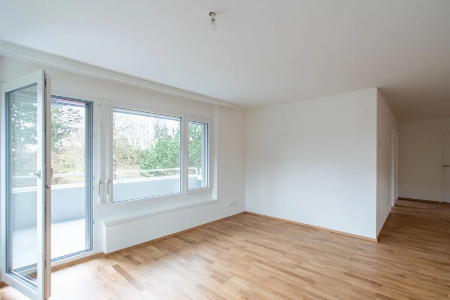 Attractive 4.5-room apartment in a sunny location with a separate office - Photo 1 of 12