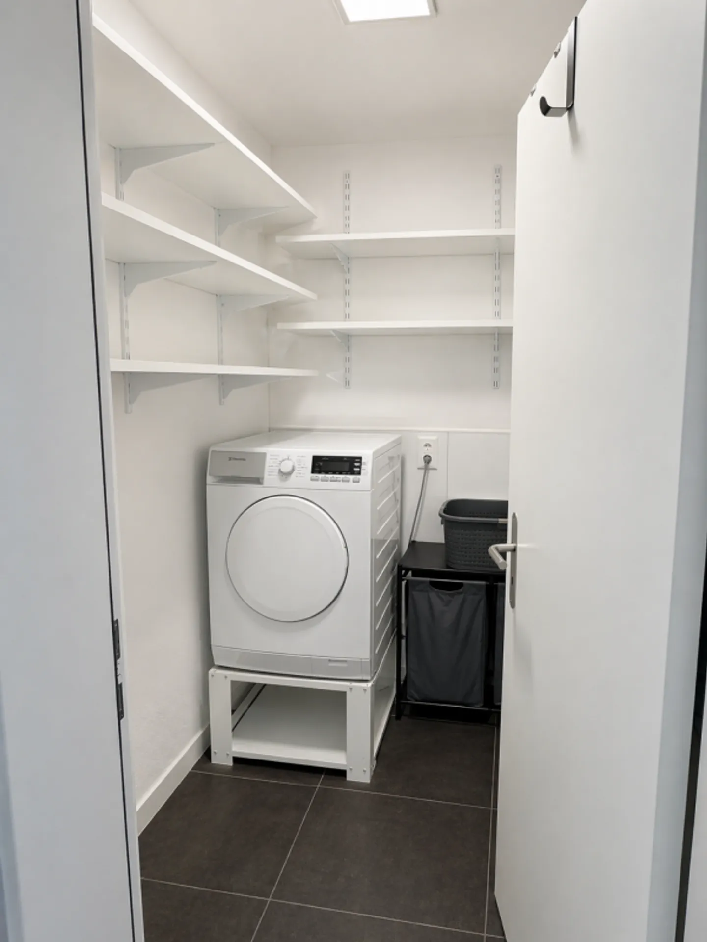 Appartamento moderno e affascinante con 3,5 stanze in un contesto rurale - Foto 9 di 10