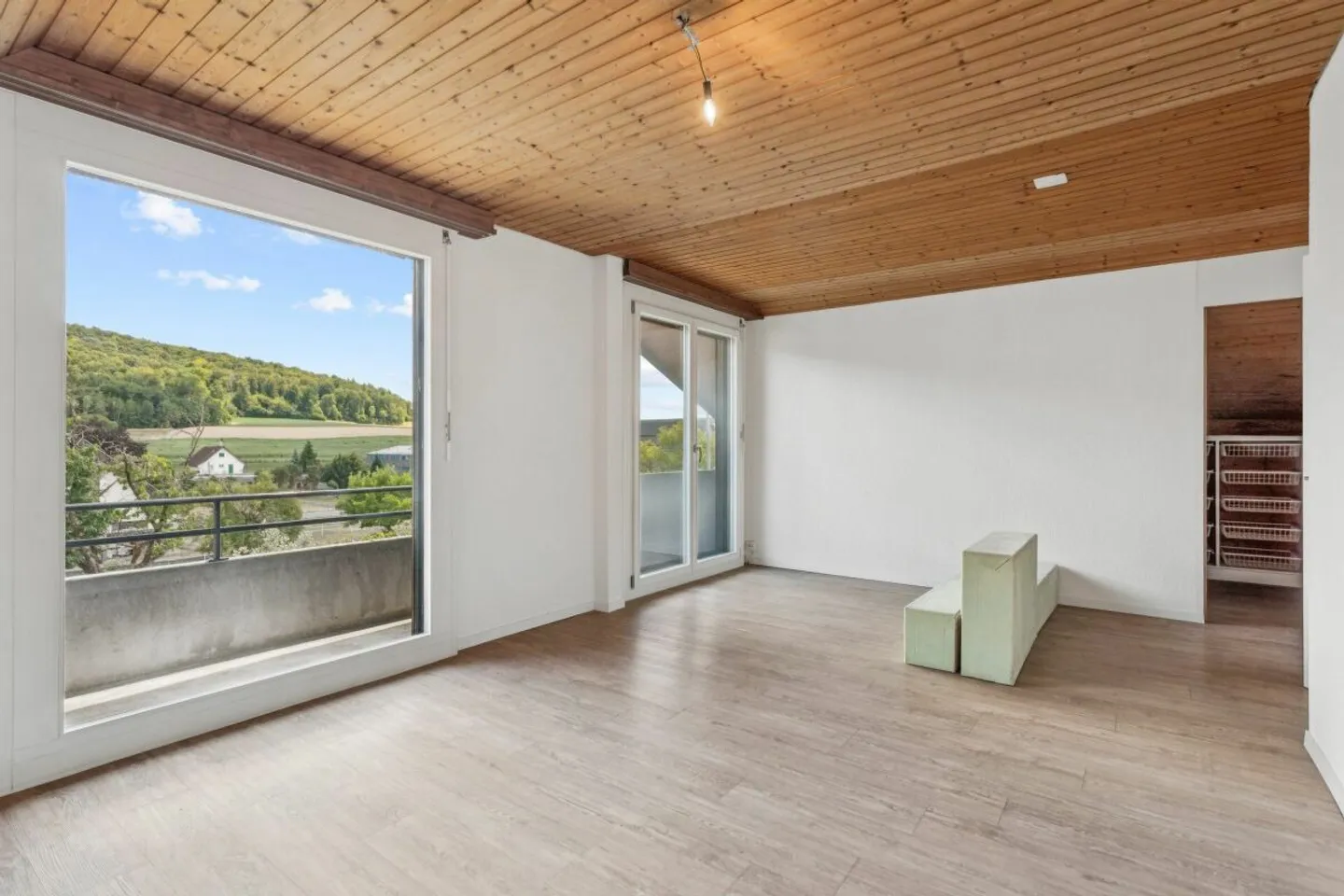 Attractive single-family house with additional building plot in Gals BE - Photo 8 of 13