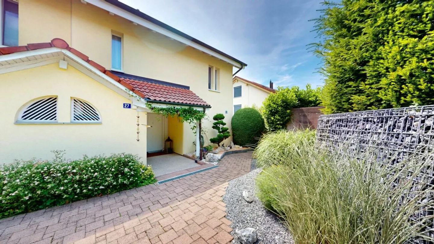 Sun, Garden & Whirlpool - A Home to Fall in Love With! - Photo 5 of 13