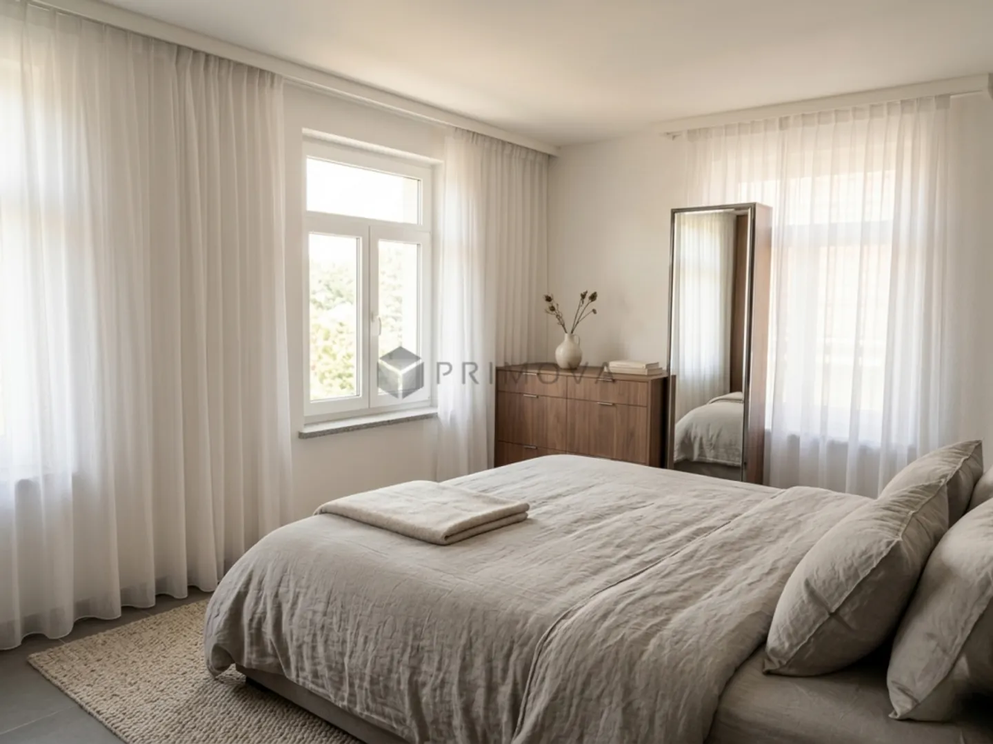 Charming Corner House with Two Residential Units - Versatile Use with Attractive Perspective - Photo 4 of 10