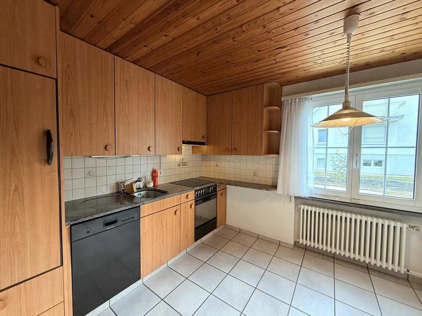 Your new home with plenty of space and potential - Photo 4 of 13