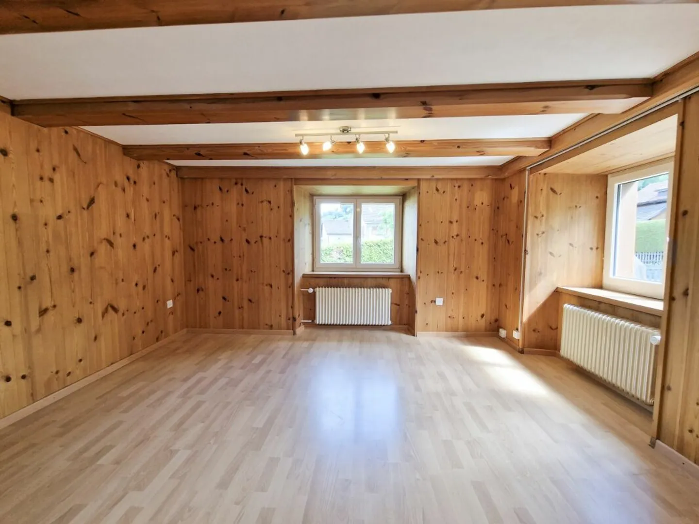 Casa familiare di 6 stanze con giardino e stanze hobby/officina - Foto 2 di 13