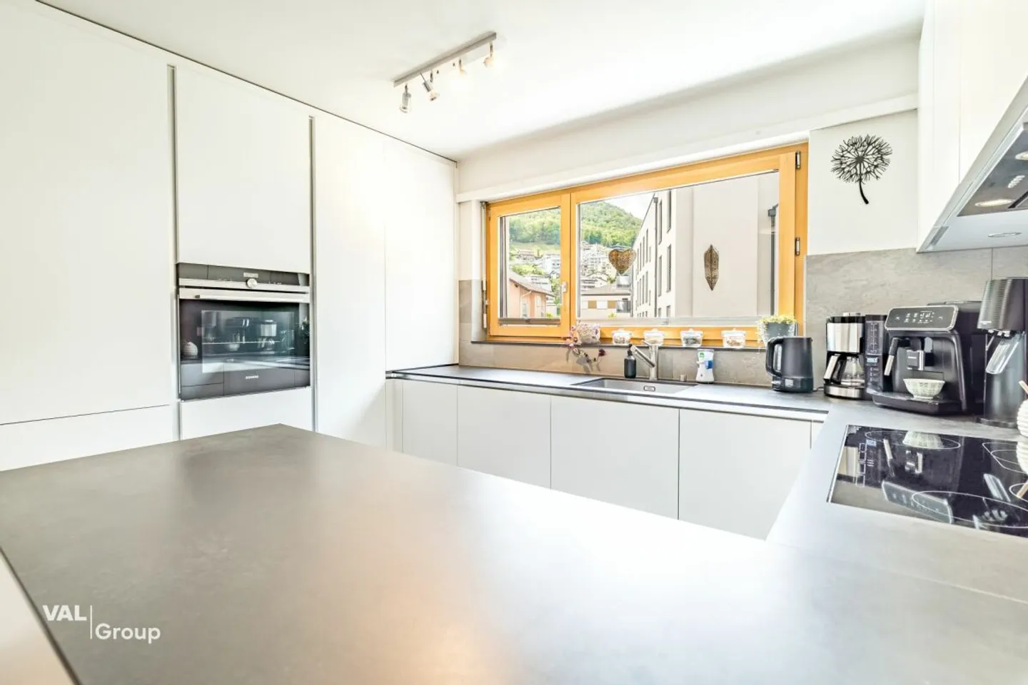 Modern 5.5-Room Living Experience in the Heart of Visp - Spacious, Central & Family-Friendly - Photo 2 of 13