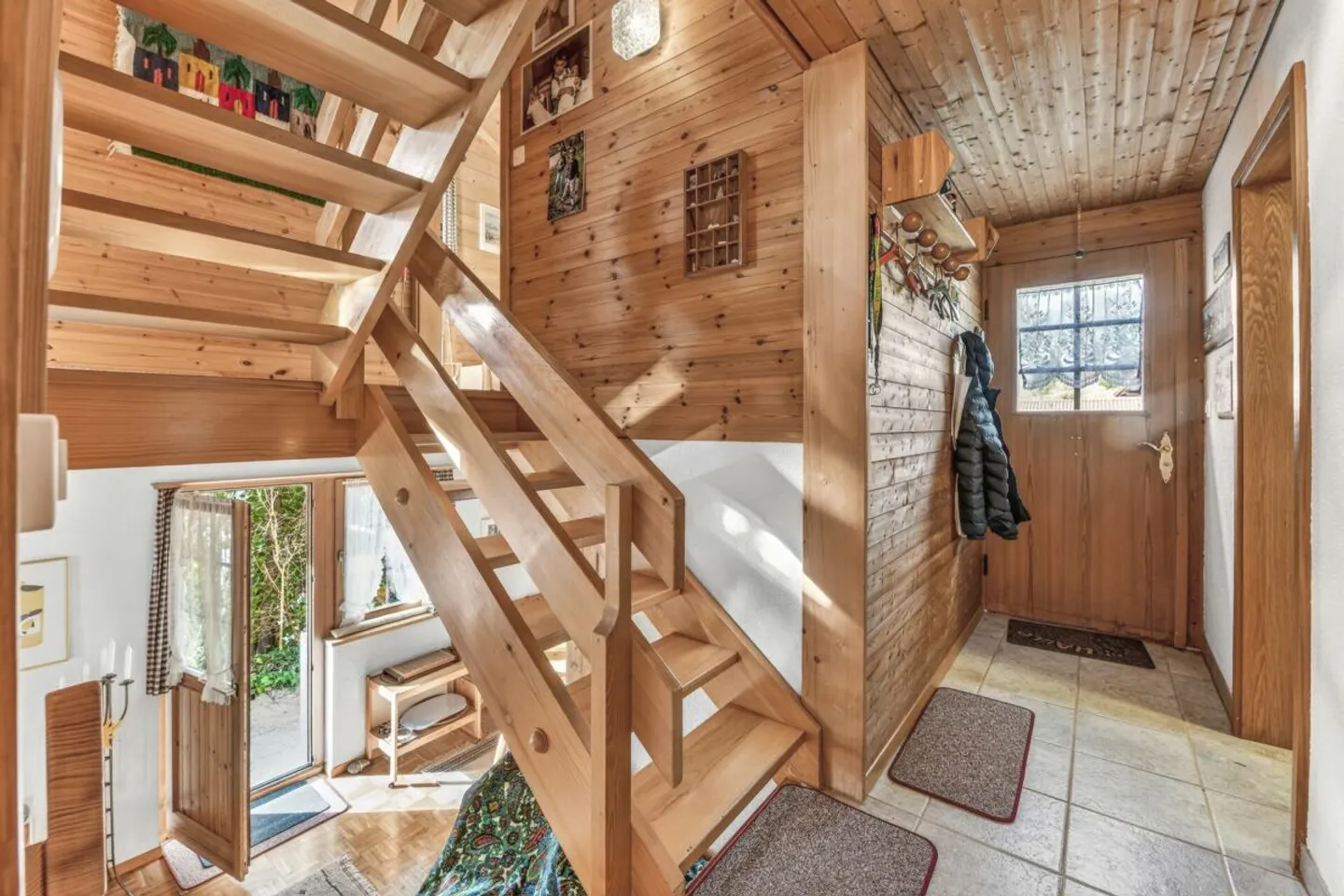 Your cozy home with charm, tranquility and plenty of space for new living ideas - Photo 5 of 13