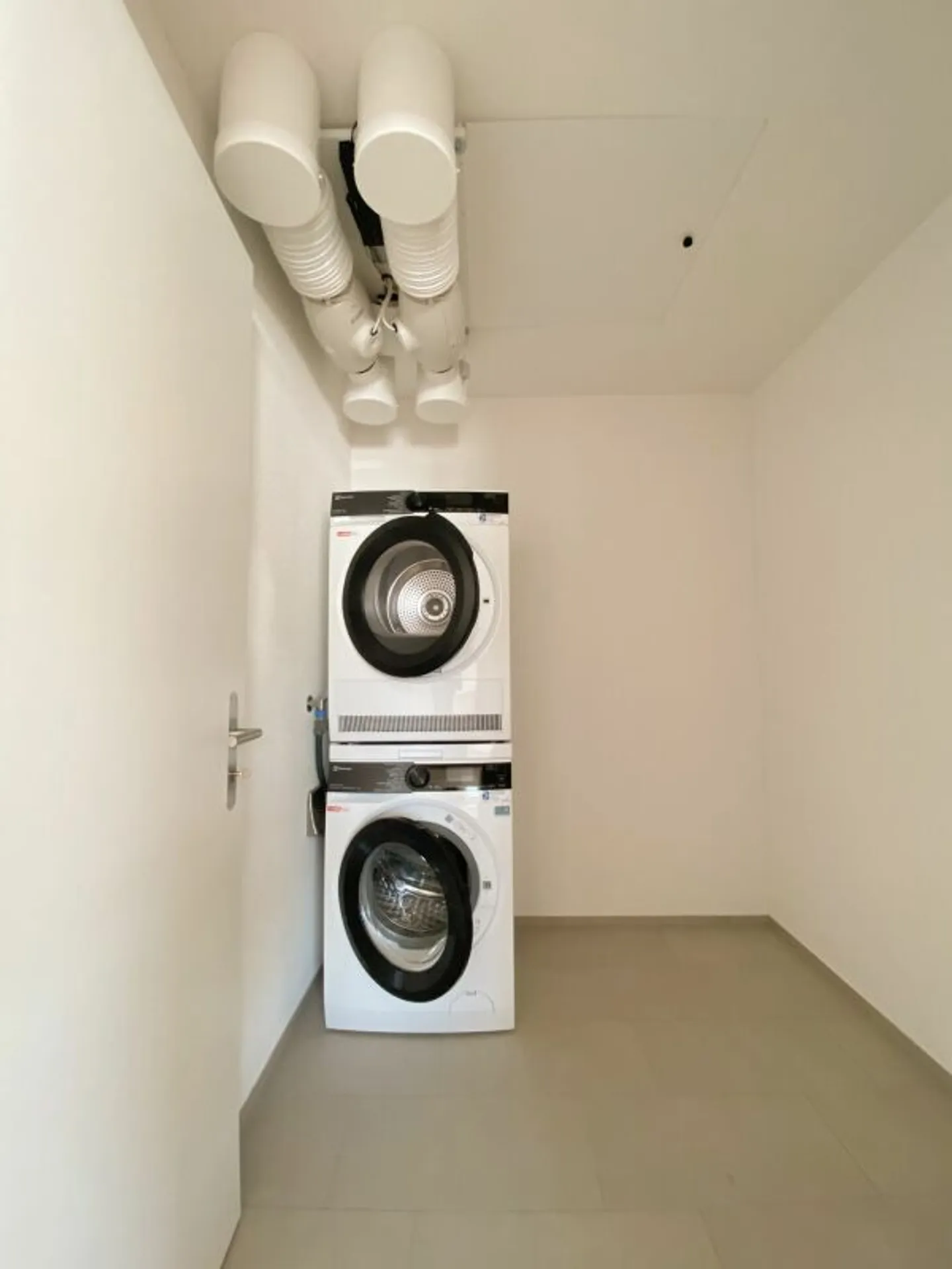 Erstvermietung: Moderne 2.5-Zimmer Attika-Neubauwohnung - Photo 6 sur 8