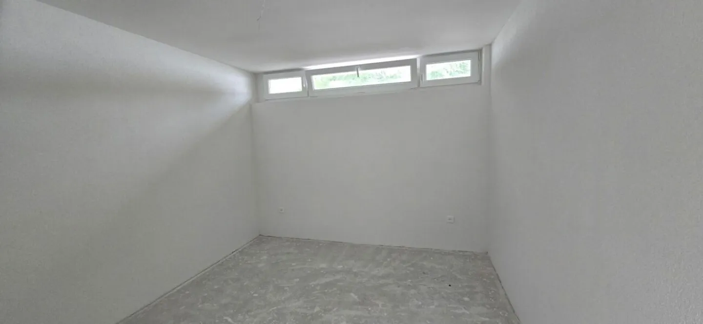 Appartamento moderno con grande terrazza - Foto 9 di 9