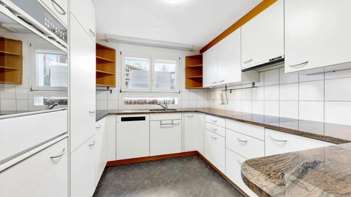 Well-maintained condominium in a wonderful location - Photo 6 of 13