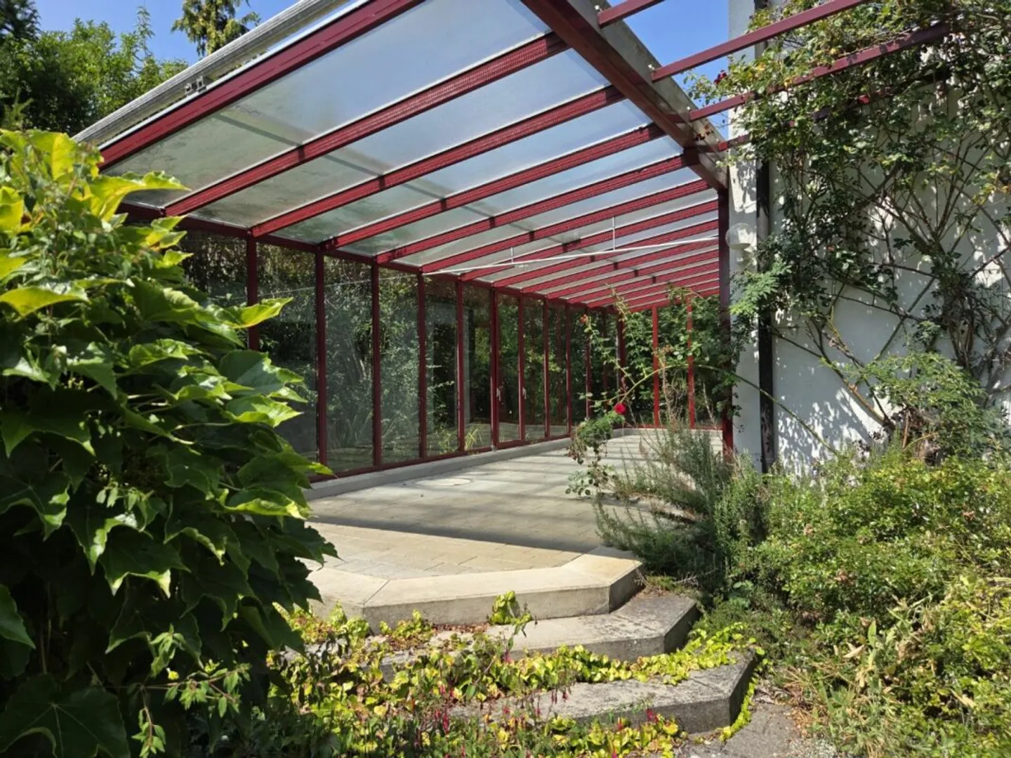 Maison individuelle spacieuse - Photo 2 sur 13
