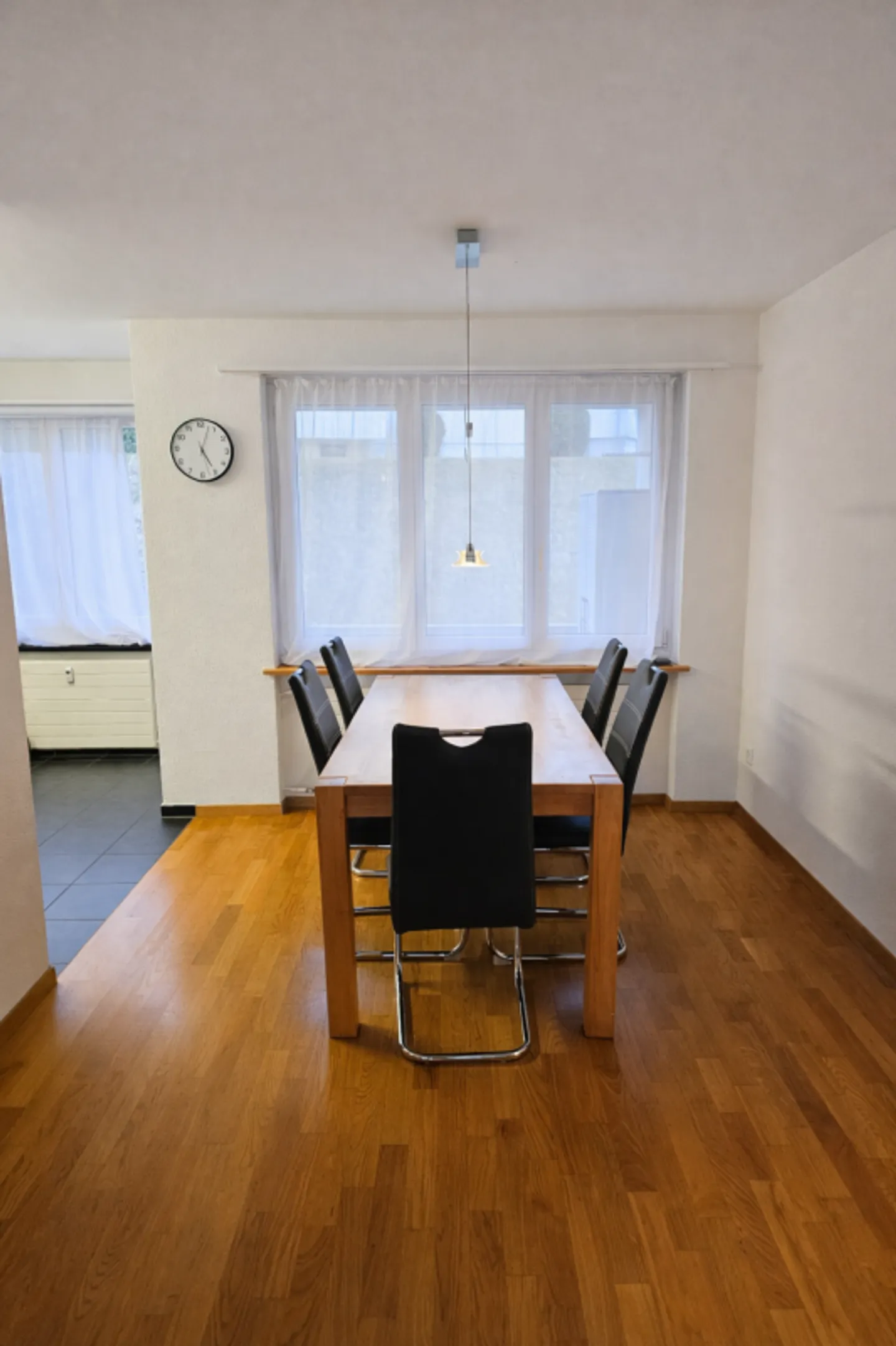 Schöne 5.5 Zimmer-Wohnung mit grossem Balkon - Foto 4 von 10