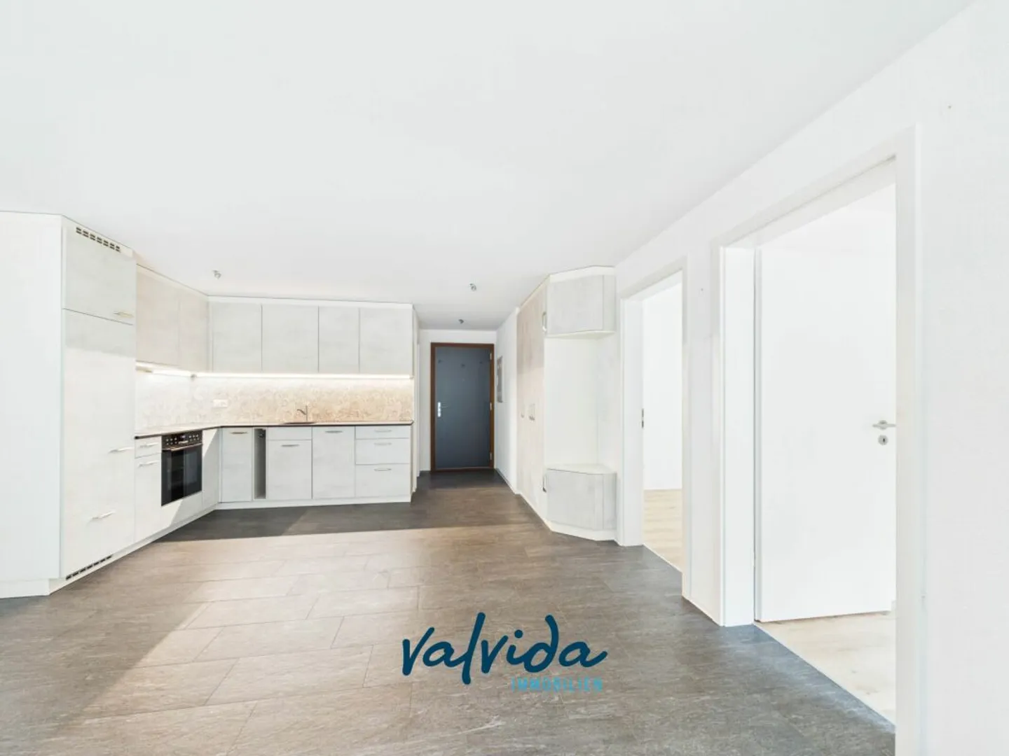 Prime Location in the Ski Resort: 3.5-Room Apartment with Ski-in Comfort - Photo 2 of 10