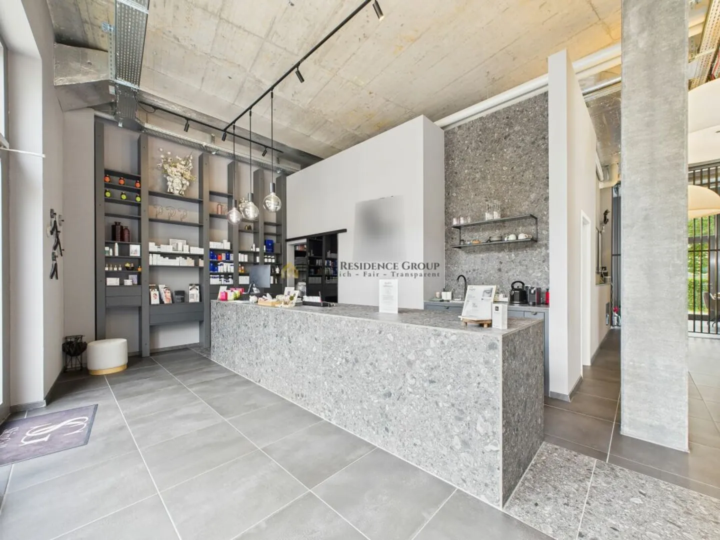 Exclusive practice/commercial space with high-quality expansion in a central location - Photo 2 of 13