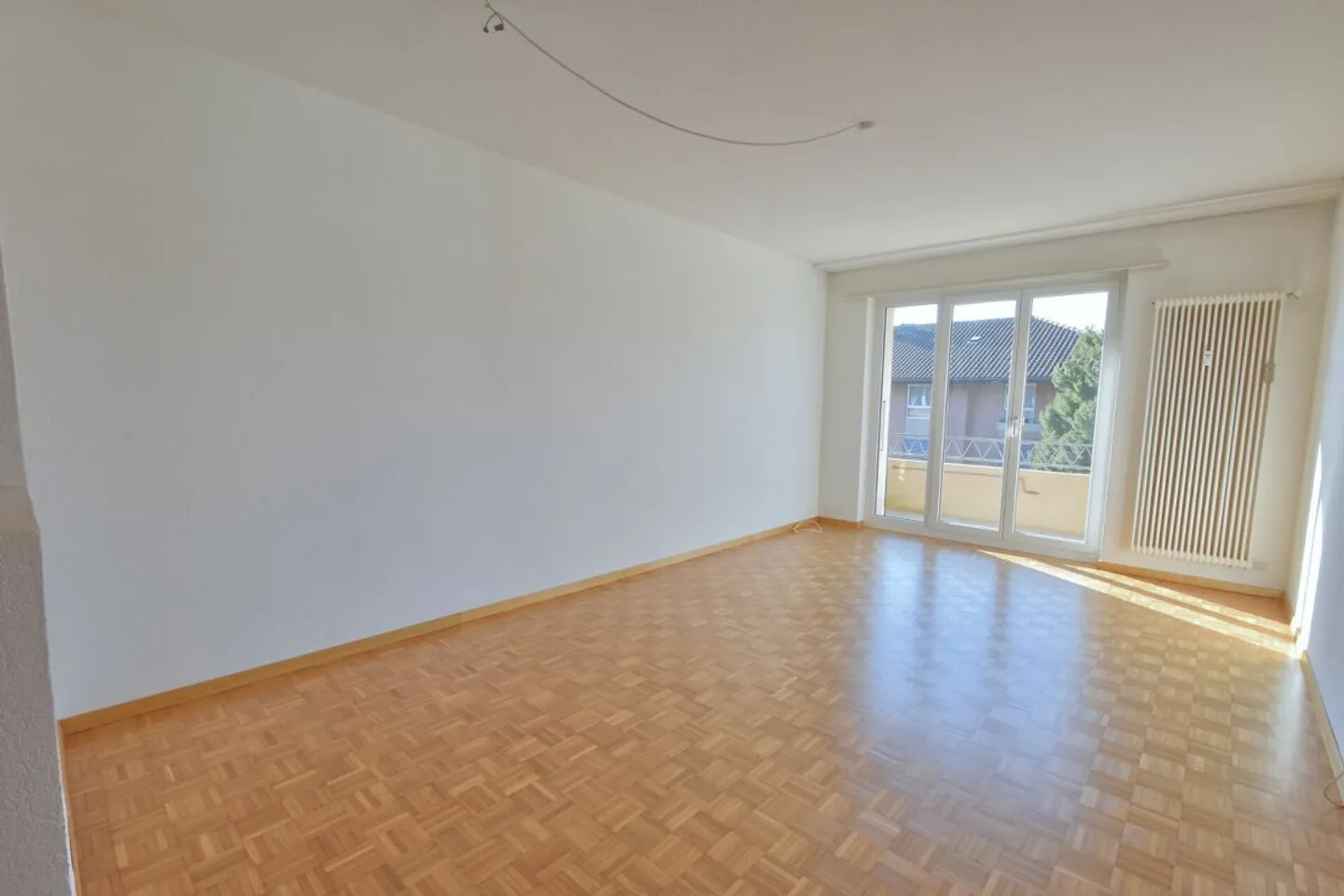 Sunny & bright apartment with balcony in a quiet location - Photo 1 of 9