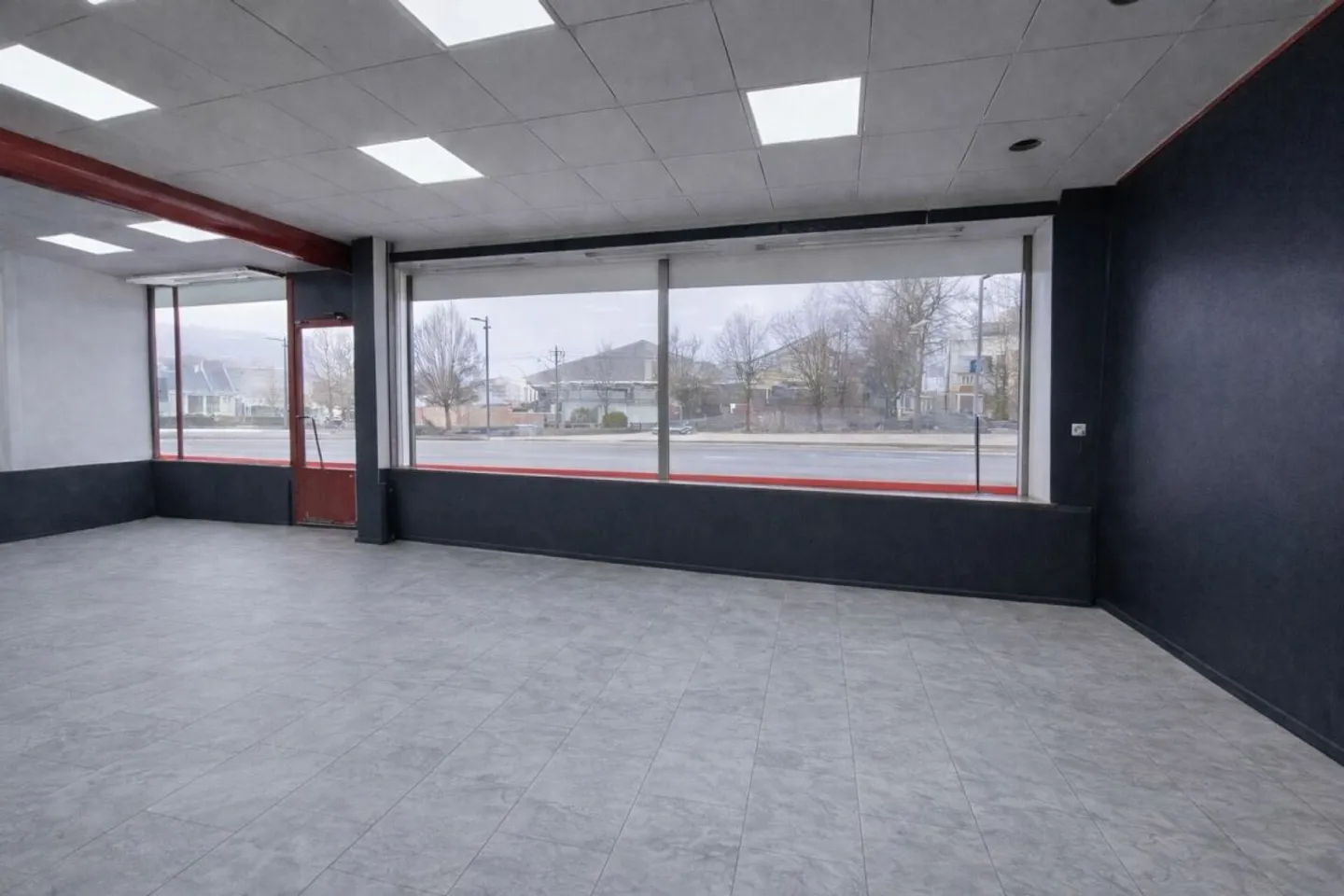 superb commercial space of 470m² on a very busy axis - Photo 3 of 9