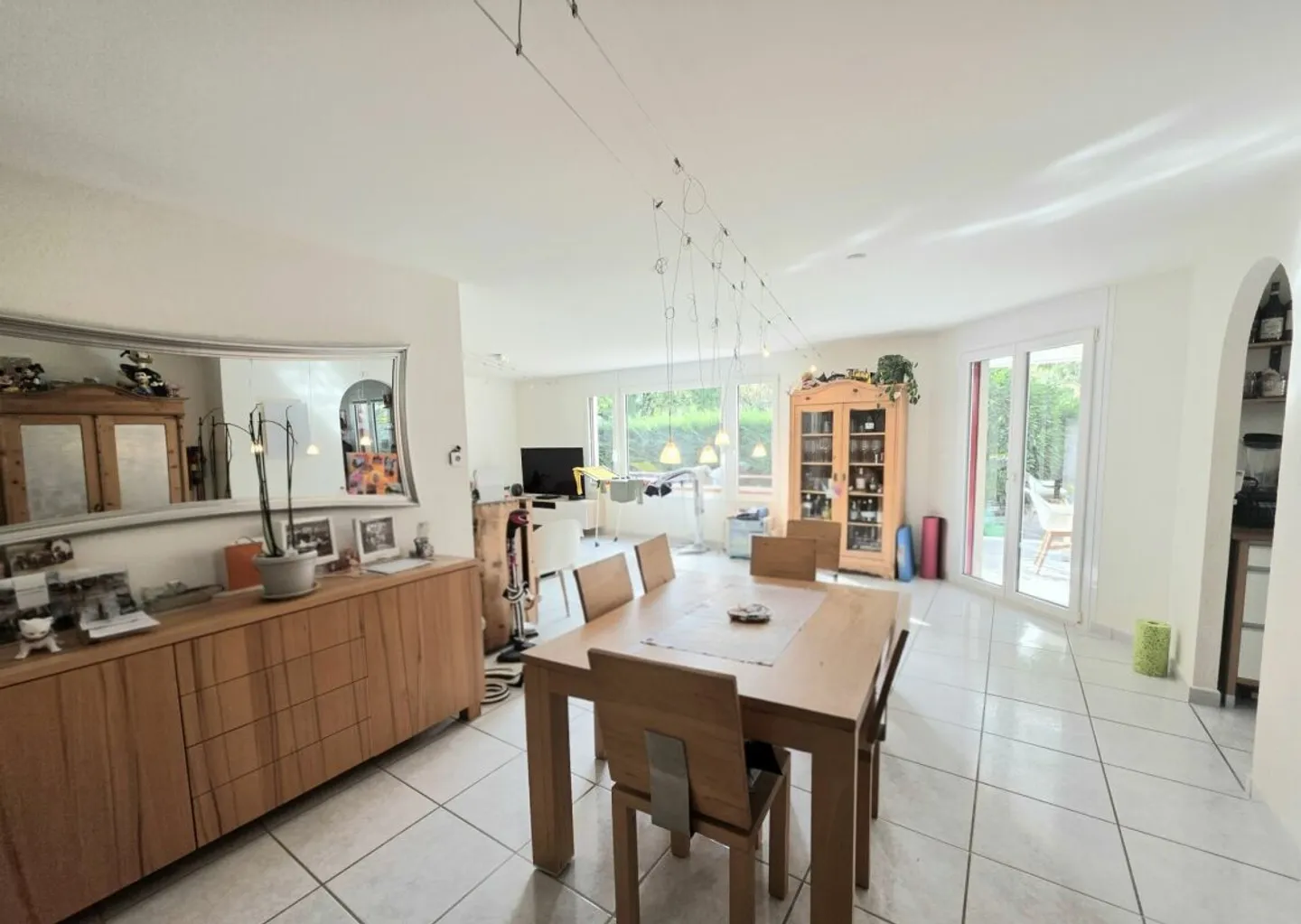 Tanto spazio per vivere! Appartamento con giardino adatto alle famiglie a Muttenz - Foto 6 di 13