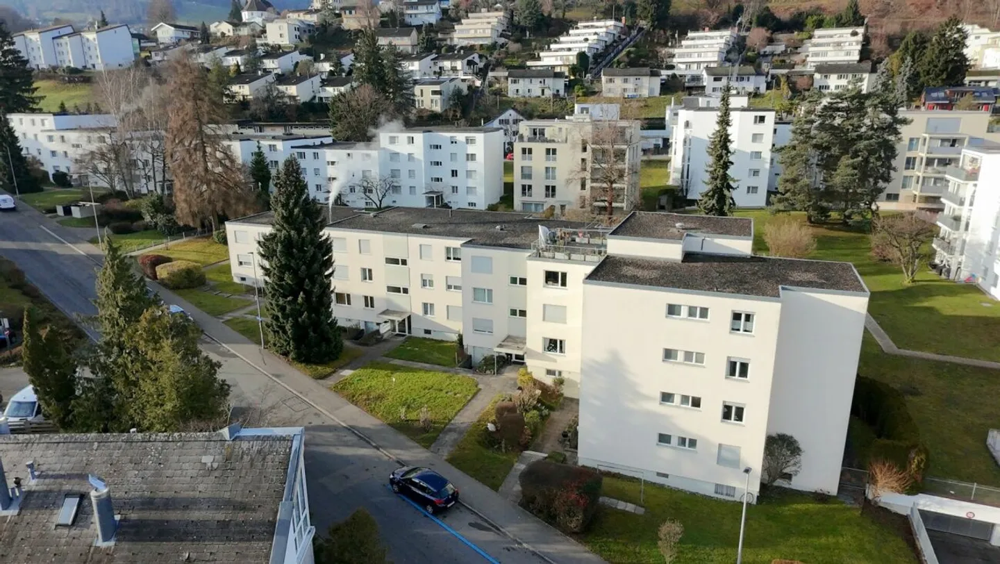 Entre forêt et ville, appartement de 3,5 pièces près de Zurich - Photo 3 sur 13
