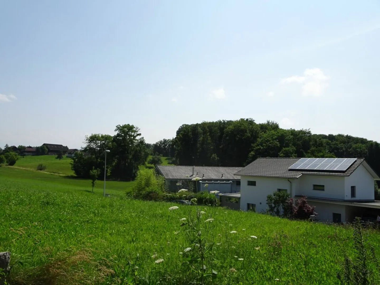 Terrain à bâtir parfaitement ensoleillé dans un endroit imprenable - Photo 3 sur 13