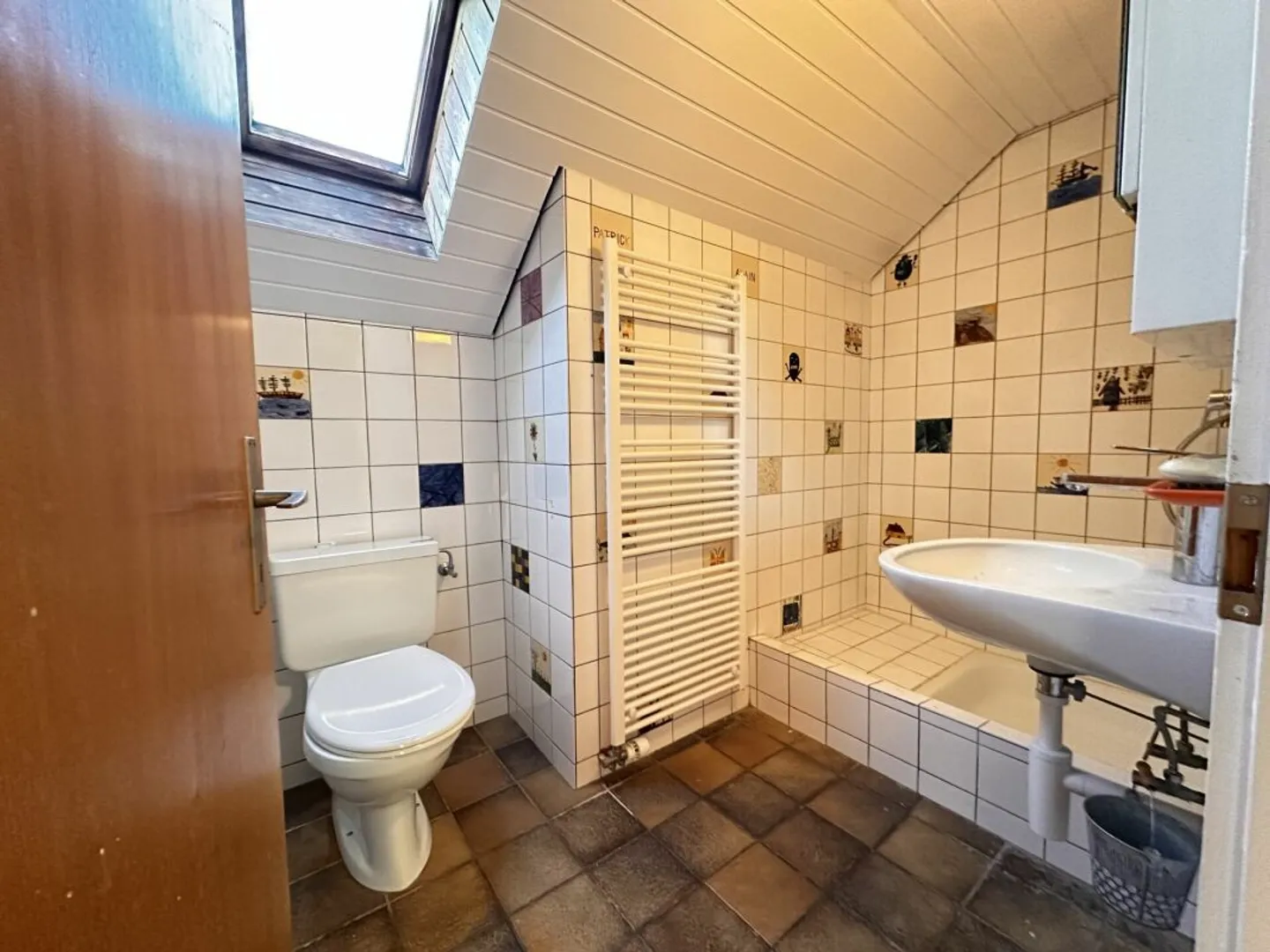 Single-family house in a beautiful residential area with great views - Photo 4 of 13