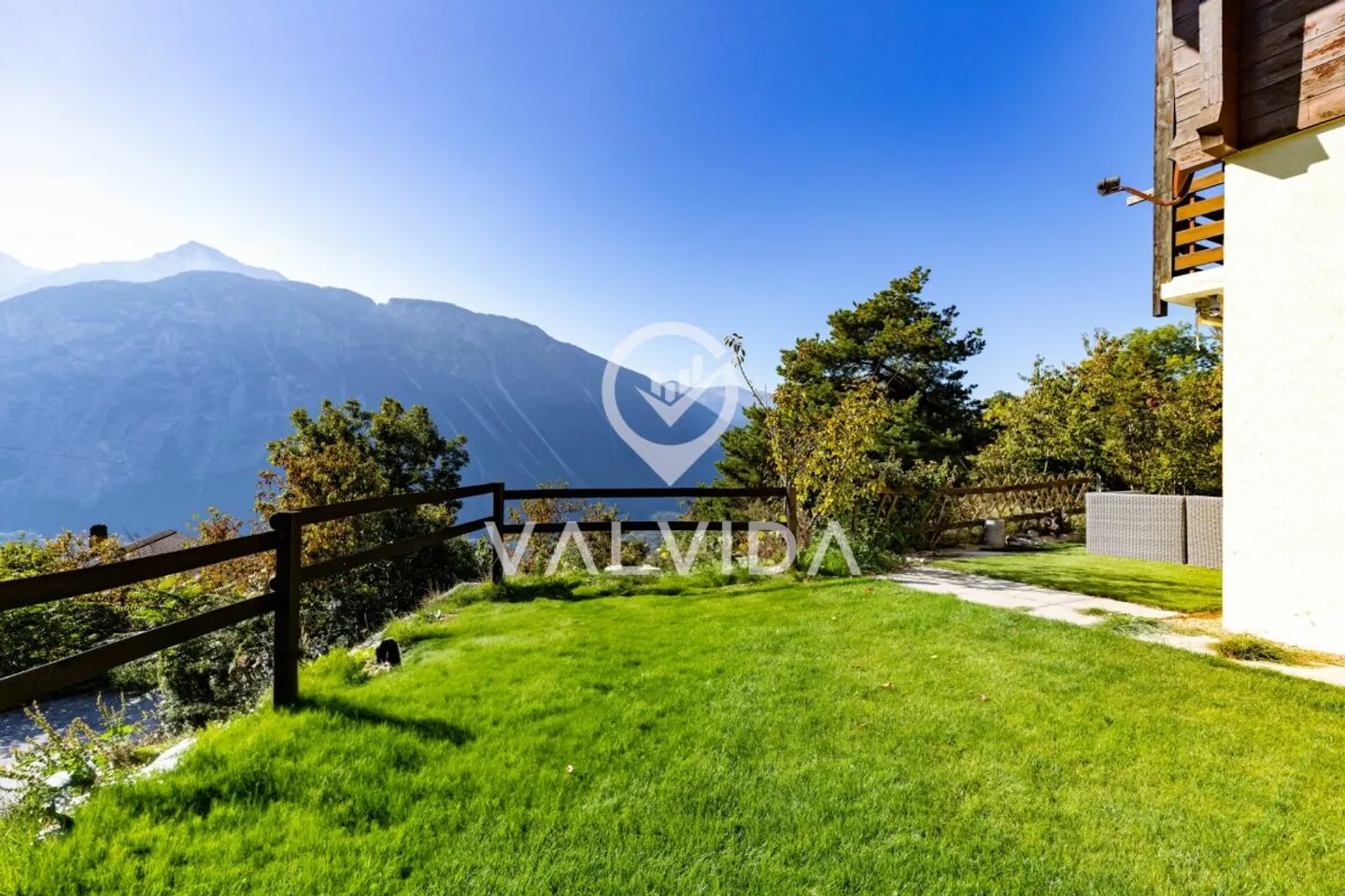 Chalet charmant avec vue spectaculaire au-dessus de Varen - paix, confort et nature pure - Photo 12 sur 13