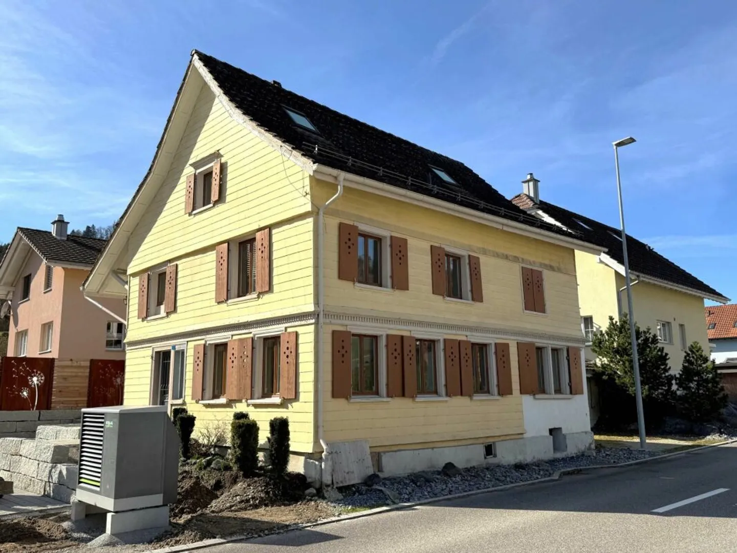 Charming Single-Family Home with 5.5 Rooms in Itaslen - Photo 2 of 12