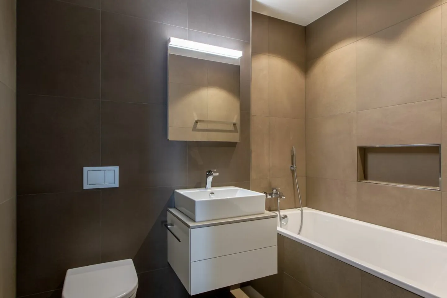 FELDPARK | Exclusive 3.5-room apartment in owner-occupied standard in a central location in Lachen SZ - Photo 9 of 13