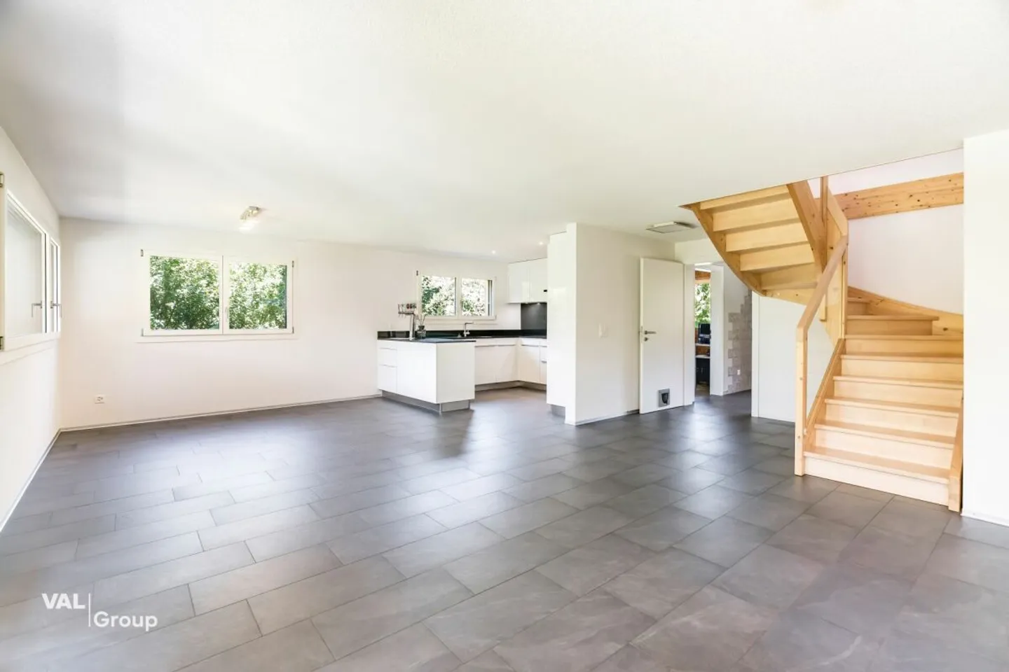 Wood, Heart and High-Tech - Modern Living in the Upper Valais at the Highest Level - Photo 2 of 13