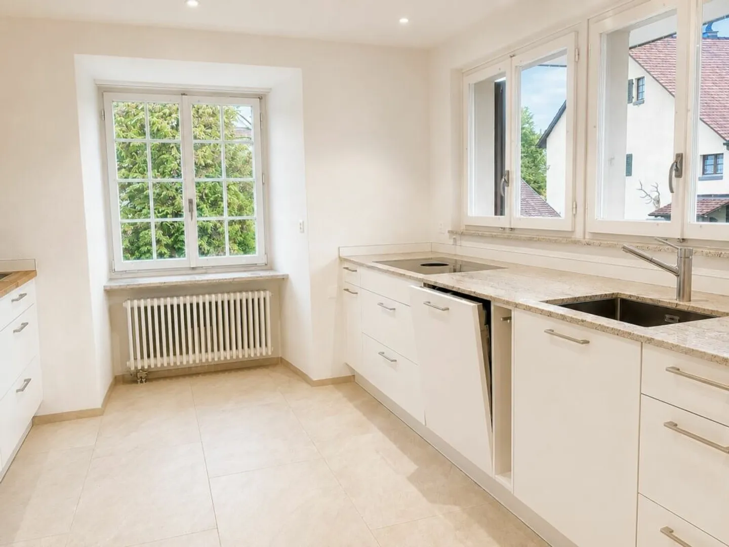 Spacious 5.5-room maisonette with 177 m² and two balconies - Photo 5 of 13