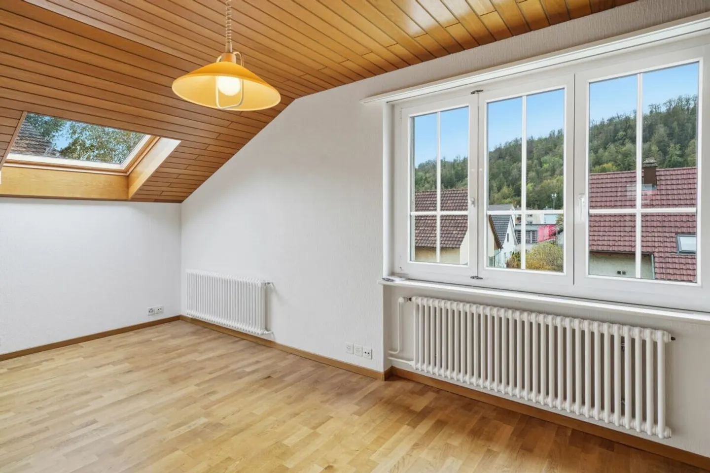 Teilsaniertes Einfamilienhaus mit Terrasse und Garten, nahe Olten - Foto 7 von 13