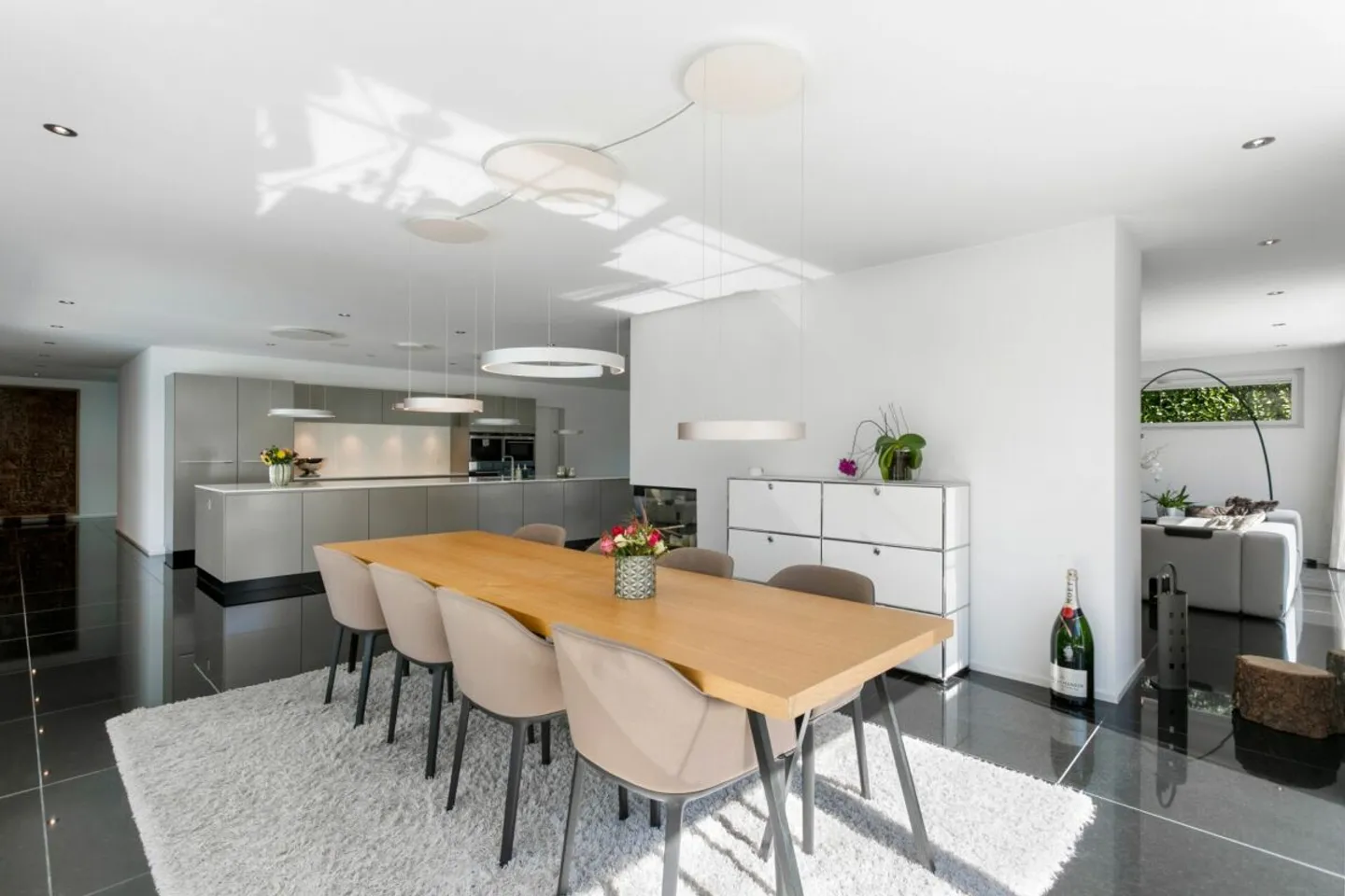 Villa de Luxe Moderne avec Grande Garage Souterrain - Photo 12 sur 13