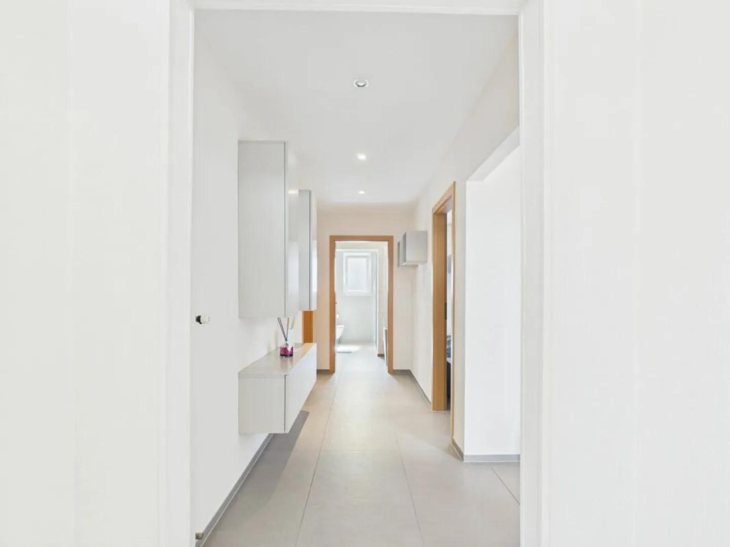 Bright single-family house with large garden and swimming pool - Photo 9 of 13