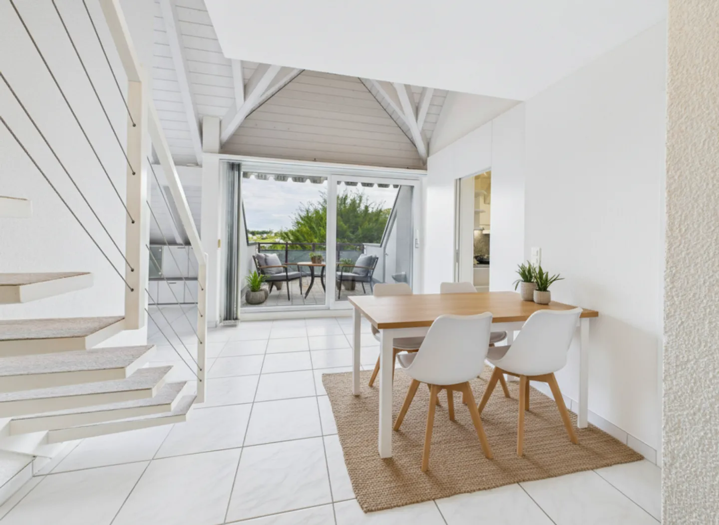 Exclusive penthouse apartment in the heart of Horw with a view of Pilatus - Photo 7 of 9