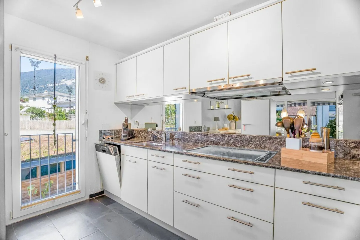 Bonaduz: Helle 4.5-Zimmer-Wohnung in grossem Balkon, Lift und eigenem Hobbyraum - Foto 4 von 13
